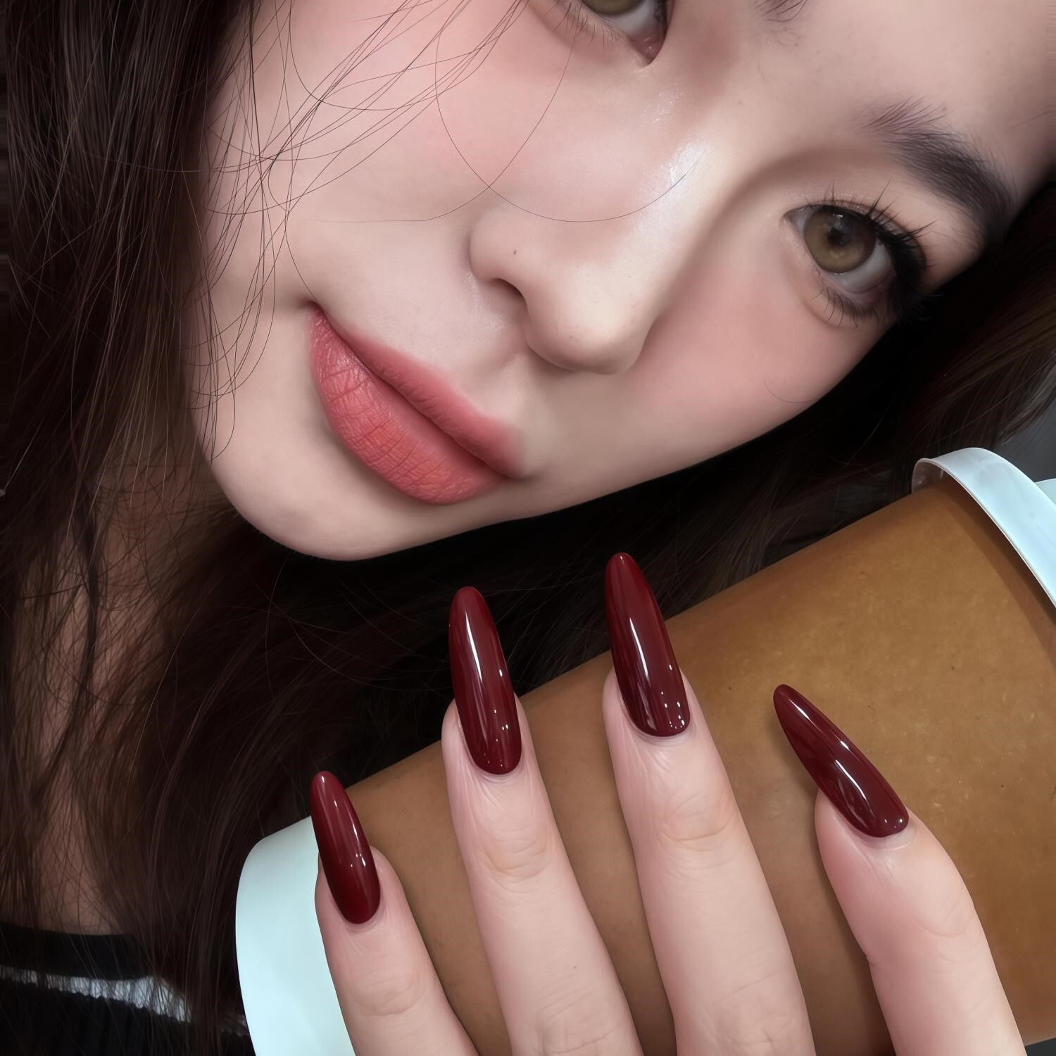 高级感欧美辣妹显白酒红色穿戴甲杏仁甲中长款显白红色美甲新娘甲