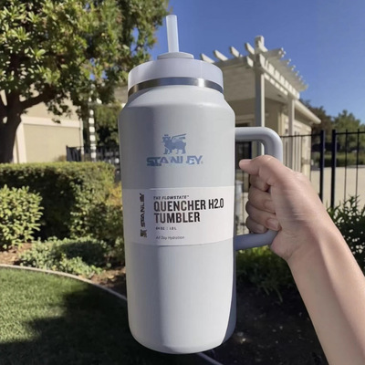 史丹利64oz大容量冰霸杯304不锈钢保温杯带手提巨无霸咖啡杯吸管