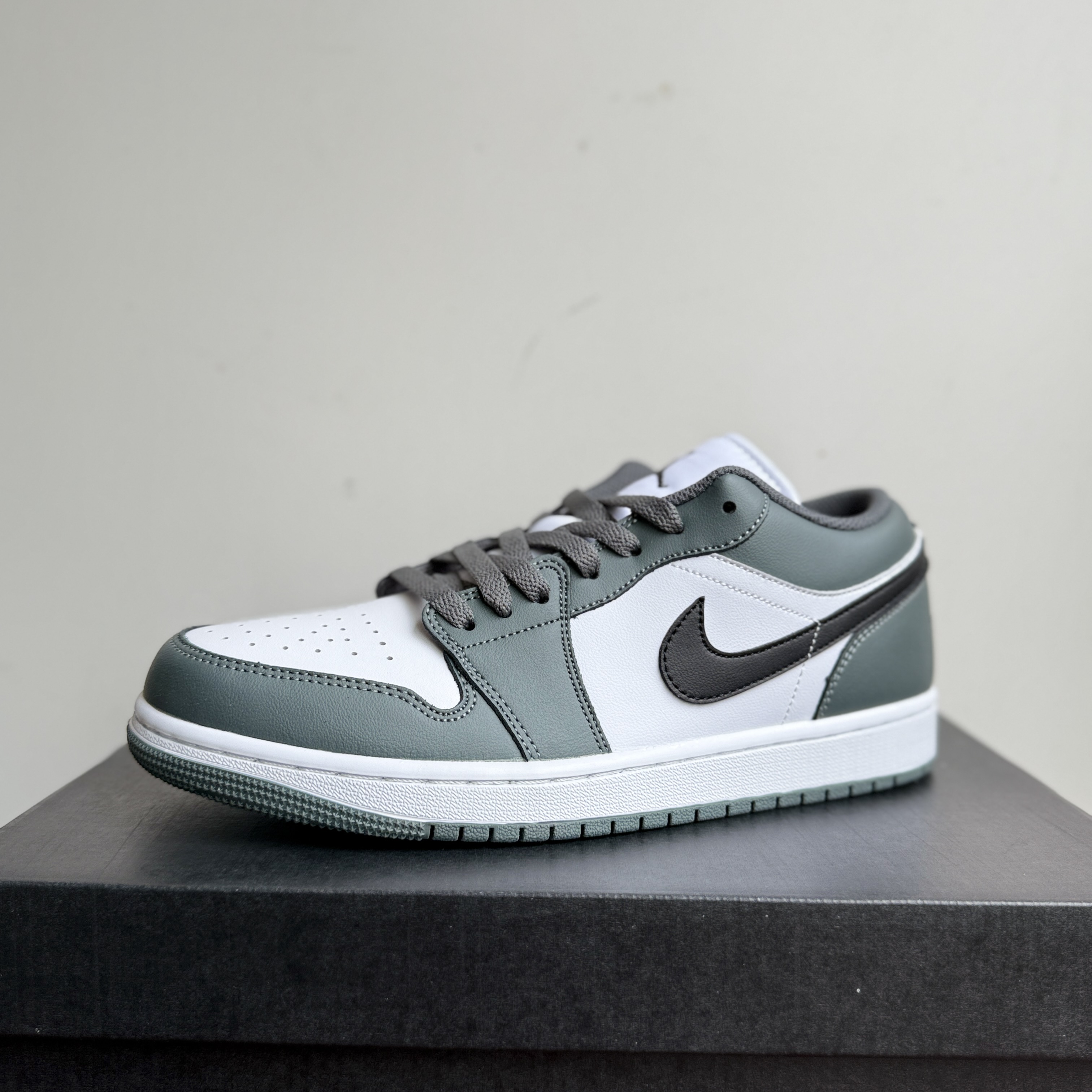 Nike耐克男鞋Jordan 1 AJ1低帮灰黑复古休闲板鞋运动鞋553558-152