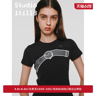 Studio1till8｜手表印花短袖 正肩上衣 圆领短款 T恤女休闲时髦修身