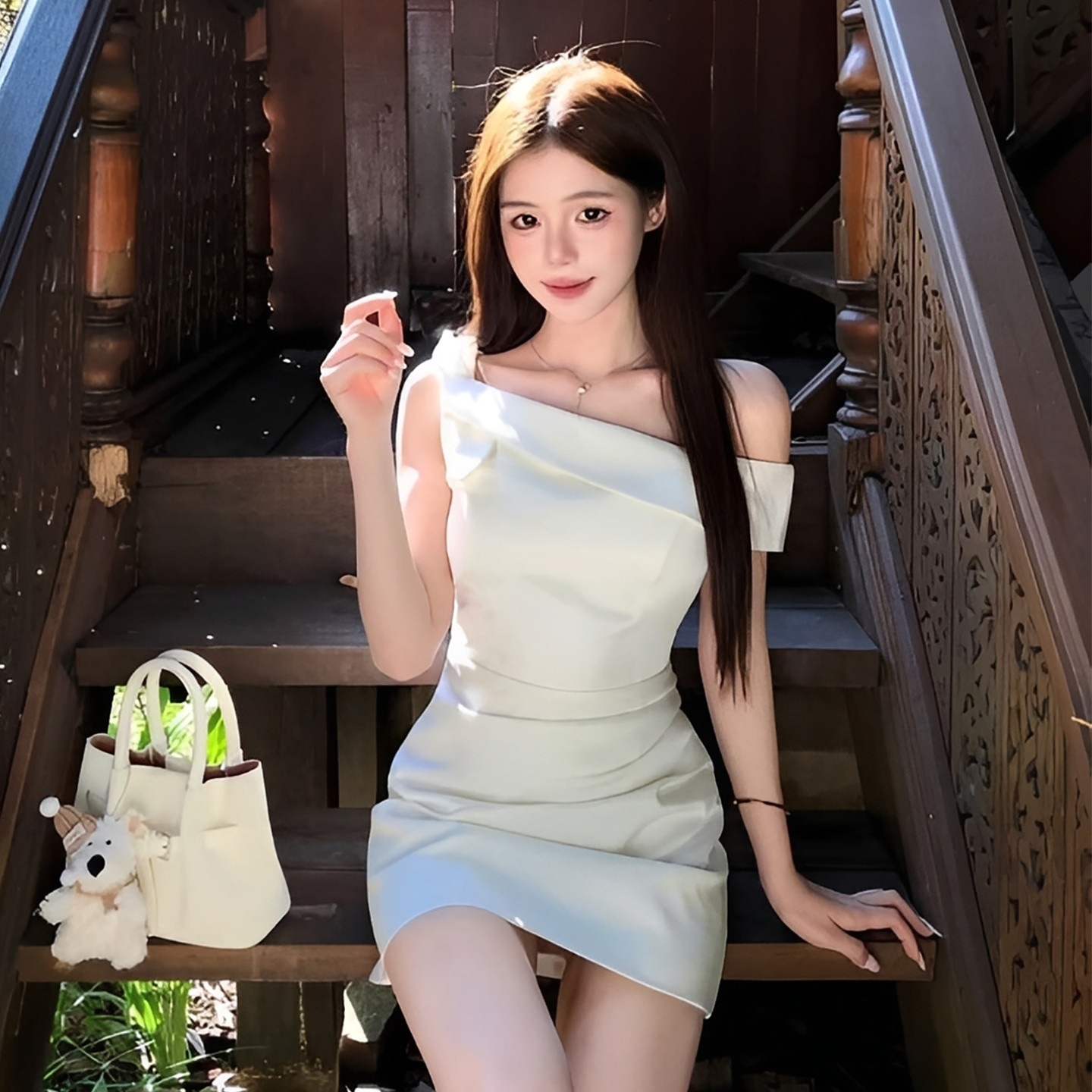 法式初恋白色斜肩收腰显瘦短裙