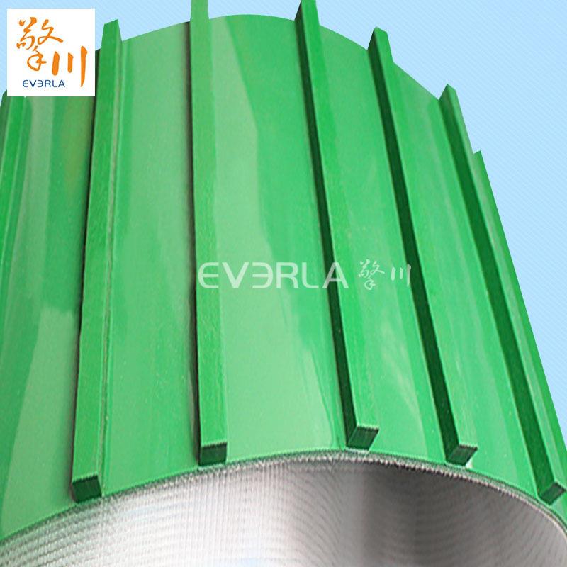 PVC轻型绿色输送带表面加挡条 挡块爬坡传送带 定制pvc输送传送带