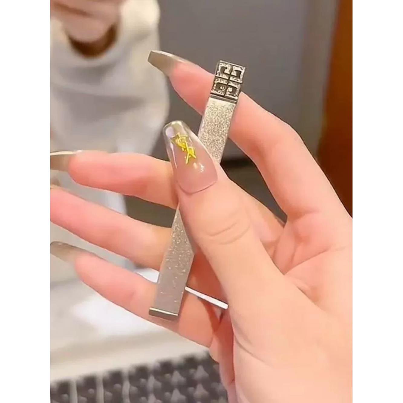 打火机网红爆款创意个性女生送男友防风可充气细长条迷你砂轮明火