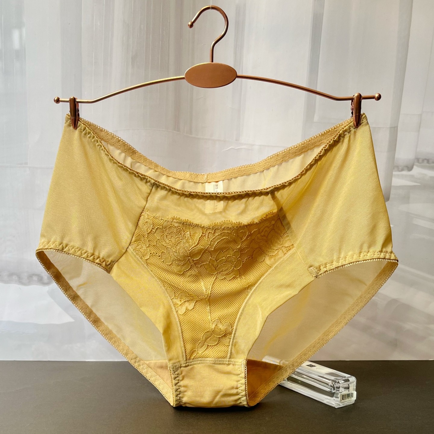 轻奢女士蕾丝三角内裤中腰收腹包臀性感透气舒适无痕刺绣配套底裤,女士内衣/男士内衣/家居服,女三角裤,淘宝优惠券,粉丝福利购,淘宝优惠卷