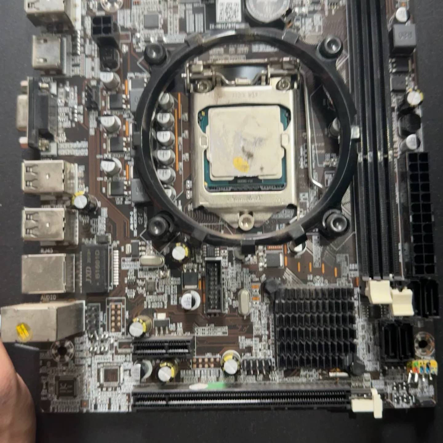 可维修H61C/B75，，，3CPU，主板带挡板支持代。图片