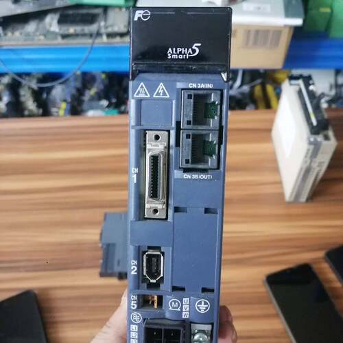 可维修RYH201F5-VV2，伺服驱动器。