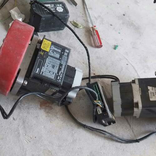 可维修48V200W90B，机器人轮子总成一对。带驱动器。。电机型号