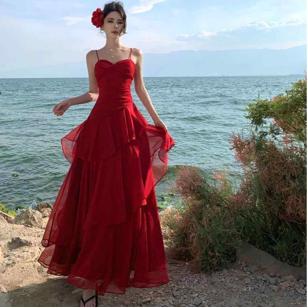 法式复古红色荷叶边吊带连衣裙度假风漂亮独特绝美收腰a字长裙子