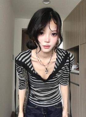 韩系气质条纹连帽帽衫长袖t恤女早秋季修身设计显瘦覆古百搭上衣