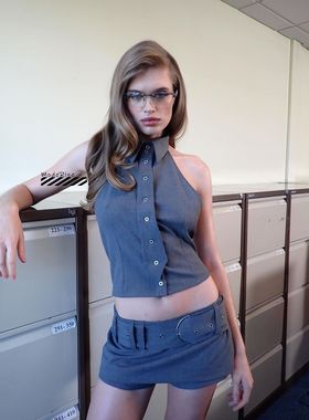 正品【国现】Jaded London套装Bella风灰色领结露背上衣低腰短裙