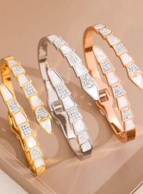 贝壳时尚手环钛钢手镯手镯