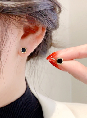 时尚减龄耳钉女秋冬轻奢高级感气质大气精致小众独特黑色方形耳环