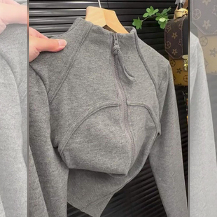 修身 心灵驿站 2025秋季 女款 轻薄冲锋衣 巨好看立领拉链内搭打底衫