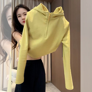 收腰显瘦上衣 女2026秋季 奶黄包包 半拉链立领连帽正肩内搭打底衫
