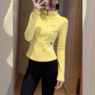 百搭耐看~极简风拉链口袋立领外套女春季嫩黄色修身显瘦休闲上衣