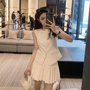 马甲上衣防走光百褶短裙两件套 25夏新款 时尚 套装 女设计感小众无袖
