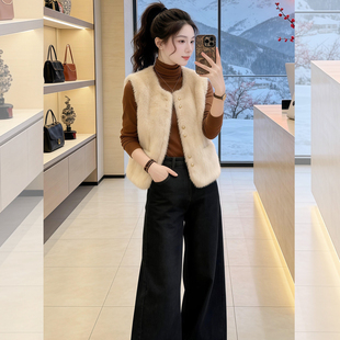 奶茶暖香~奶茶色羊羔毛马甲女冬外穿不臃肿显瘦复古百搭坎肩上衣