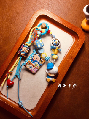 原创miu系挂件黑色皮质星星球珍珠气球狗金属飞机手工编织手机链