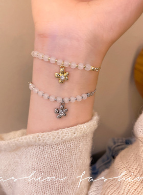 简约时尚白色抽拉手链花朵串珠小清新五叶花手串景区热销货源饰品