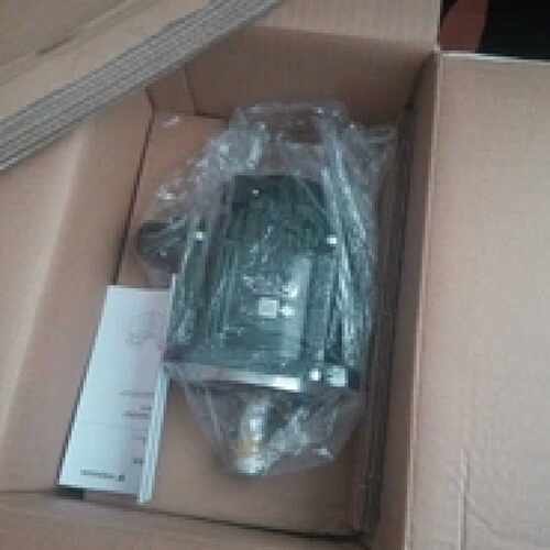议价全新安川伺服马达 SGMJV-01ADC6E 现货质保一年欢迎询价