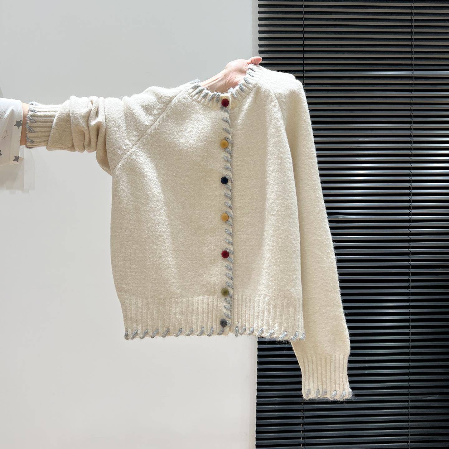 韩系新款秋冬穿搭圆领针织开衫设计感毛衣外套宽松显瘦长袖上衣女