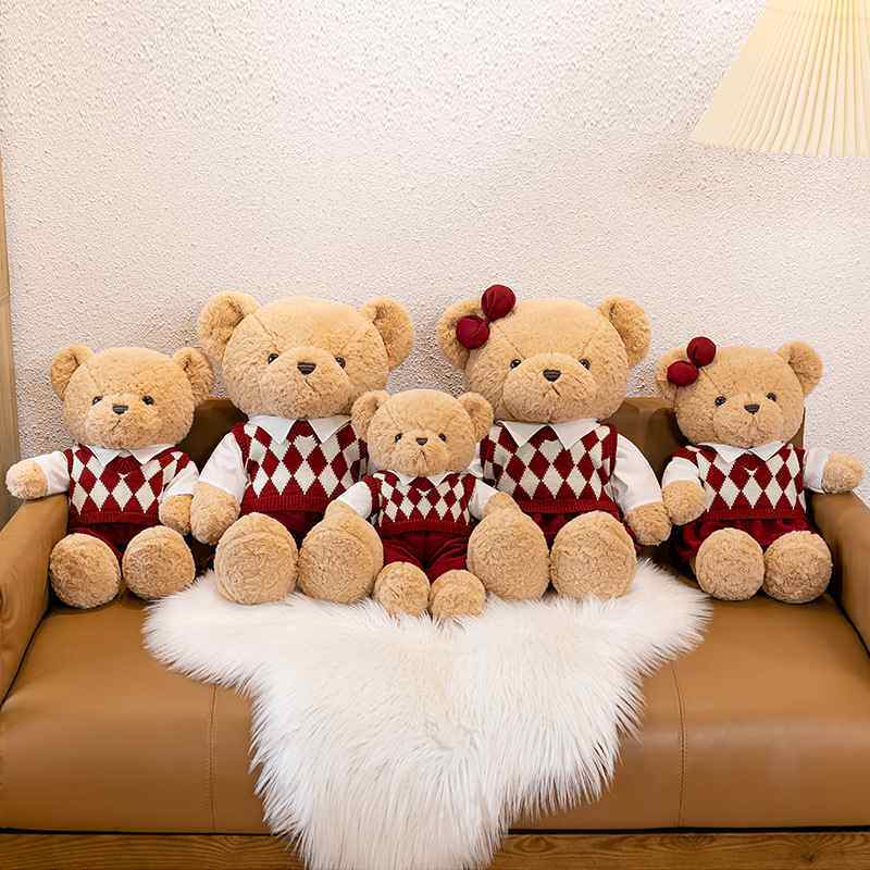 毛绒玩具学生装毛衣情侣泰迪熊婚庆礼物压床布娃娃熊公仔女生礼物