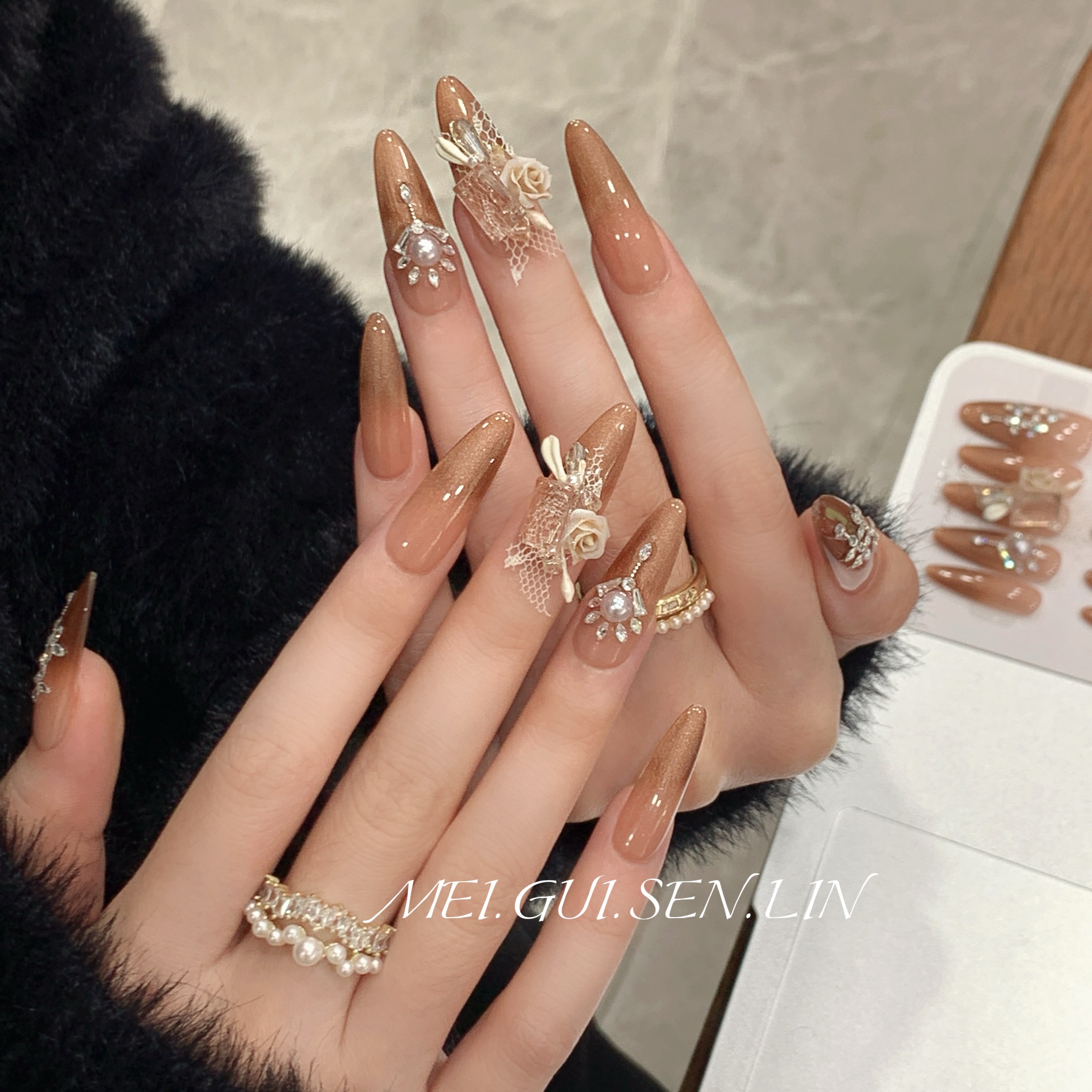 玫瑰森林日暮秋冬美拉德穿戴甲手作高级带钻猫眼渐变长款法式美甲