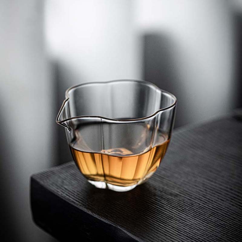 日式梅花玻璃公杯家用泡茶分茶器高硼硅透明匀杯耐高温大号公道杯