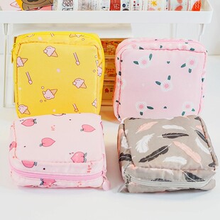 Portable large capacity girl sanitary napkins wet wipes tam