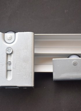 The wardrobe sliding door accessories heavy pulley hanging d