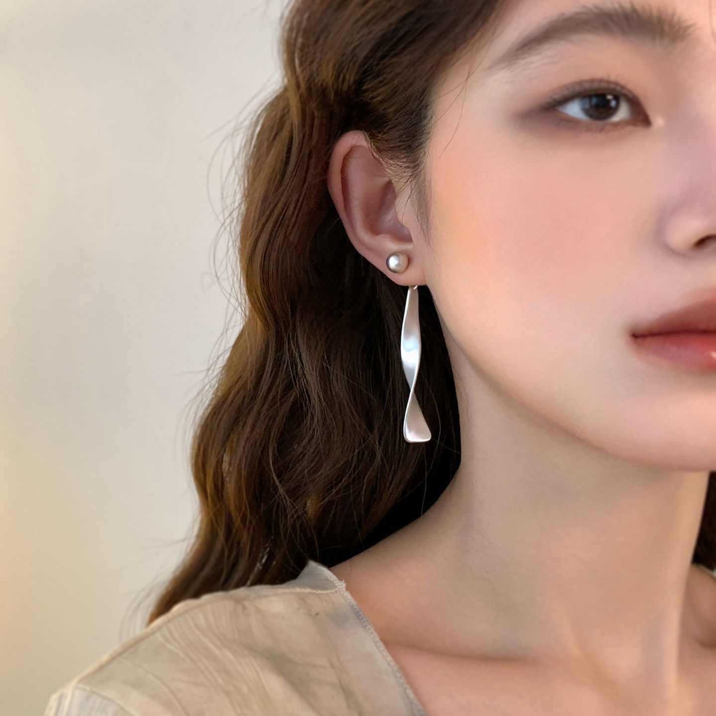S925银针缎光冷银色丝带长款耳环女清冷流苏耳饰时尚感耳节日礼品