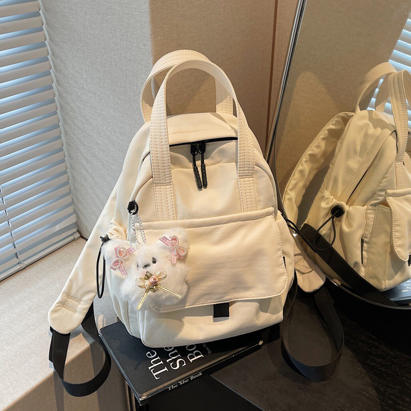 轻量化小型双肩包女旅游轻便户外手提背包百搭休闲学生党节日礼品