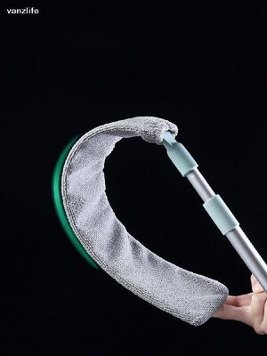 vanzlife Bed cleaning the artifact with feather dusters