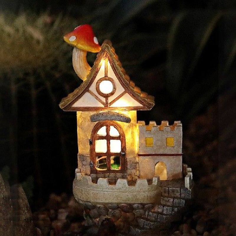 Garden Statue  Mushroom House with Solar Powered Lights图片