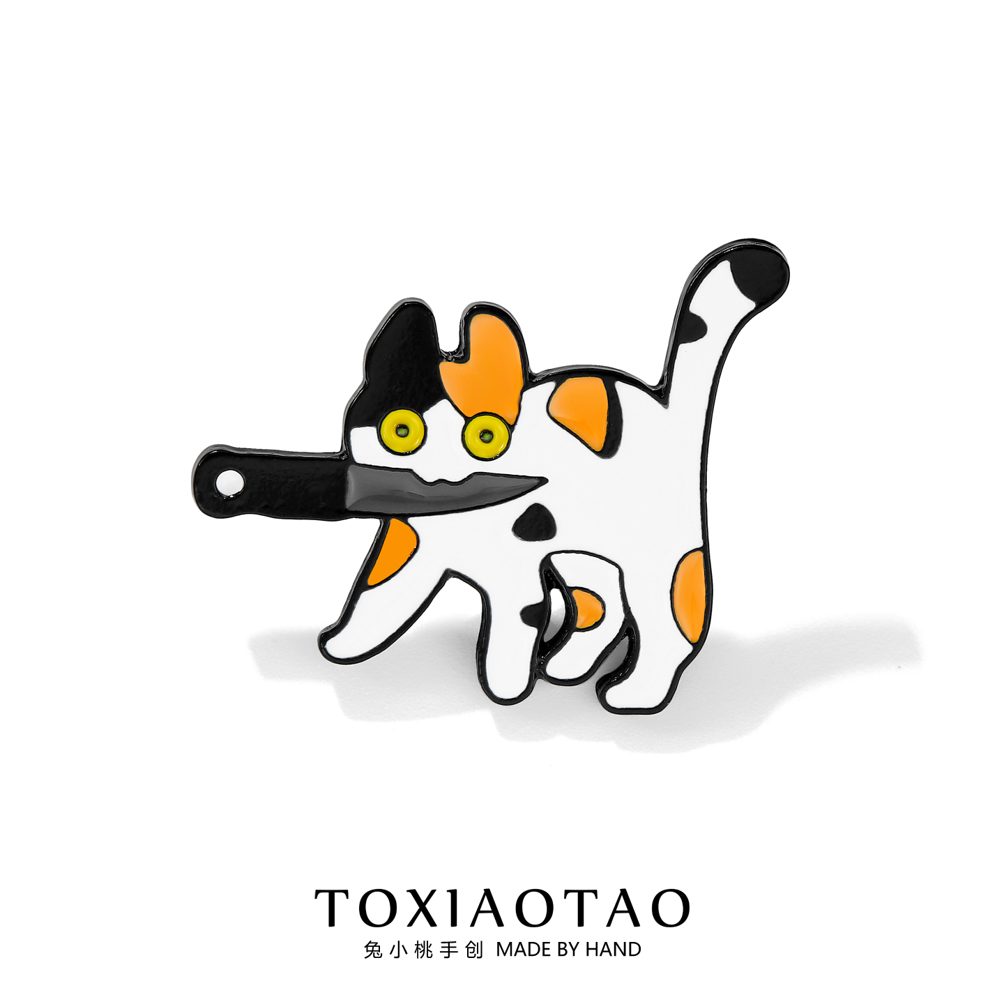 可爱卡通叼刀小猫金属徽章胸针潮
