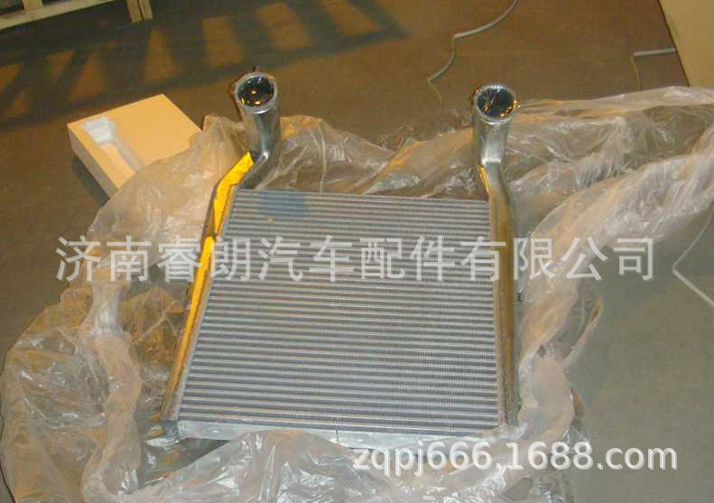 重汽豪沃中冷器总成HOWOWG9925