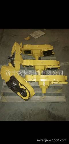 SD32推土机分动箱总成175-38-C