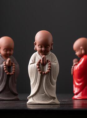 陶瓷禅意小和尚摆件站姿可爱沙弥紫砂人物工艺品中式家居装饰茶桌