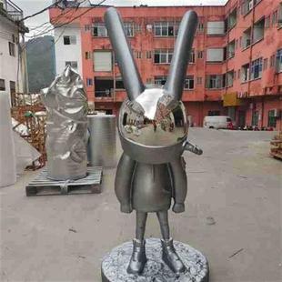 卡通月光兔雕塑玻璃钢雕塑户外广场抽象玻璃钢月球兔太空人雕塑