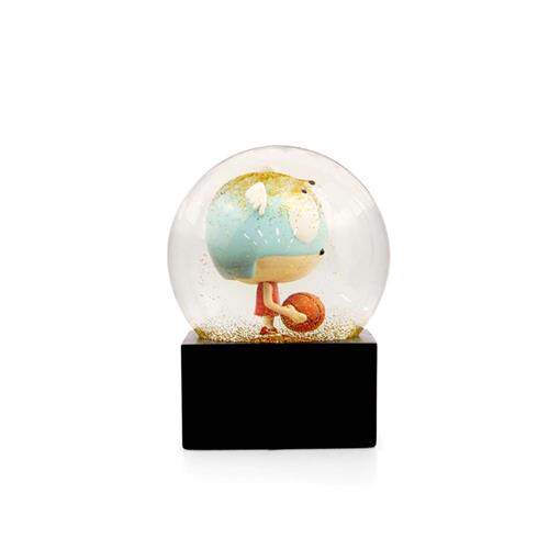 创意雪花球摆件篮球运动树脂水晶球摆件个性礼物雪花树脂雪花球