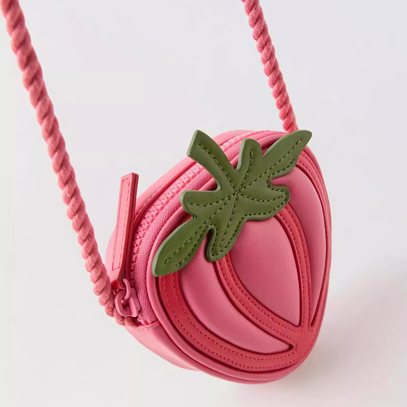 小宝宝水果童趣草莓包