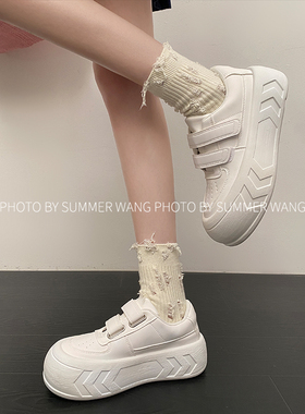王夏天 厚底增高面包小白鞋女新款松糕百搭魔术贴白色运动休闲鞋