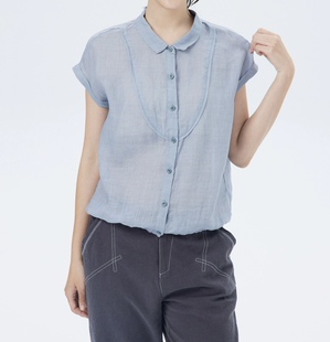 斯琴2023夏专柜蓝女苎麻浅兰翻领单排连袖短袖衬衫BCXS03427