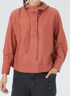 斯琴2022春新品丝棉混纺砖红套头连帽长袖衬衫上衣BBCS01735 1180