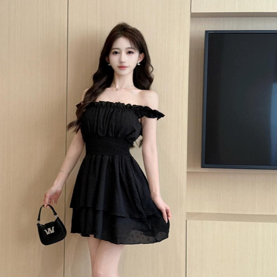 赫本风连衣裙性感收腰显瘦吊带连衣裙女小个子辣妹低胸a字短裙子