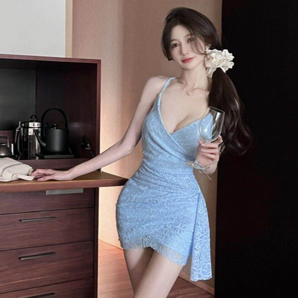 性感吊带连衣裙女夜场深领蕾丝低胸不规则褶皱紧身包臀打底短裙