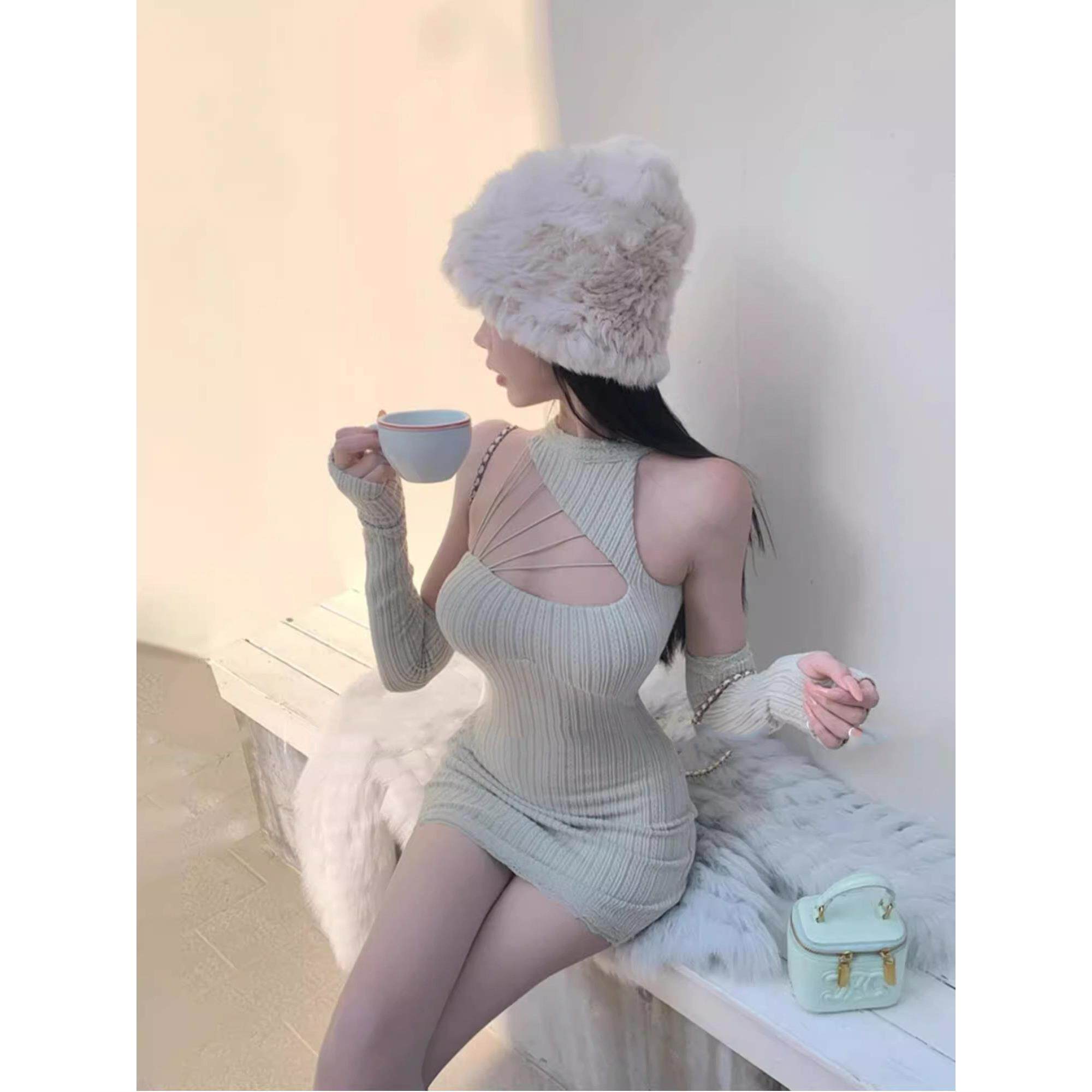 纯欲风辣妹设计感针织镂空打底裙女秋冬新款性感修身包臀背心裙子