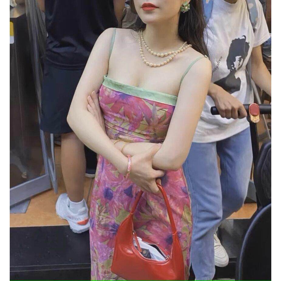 性感吊带连衣裙修身显瘦包臀裙成都太古里网红同款夜店女装碎花裙