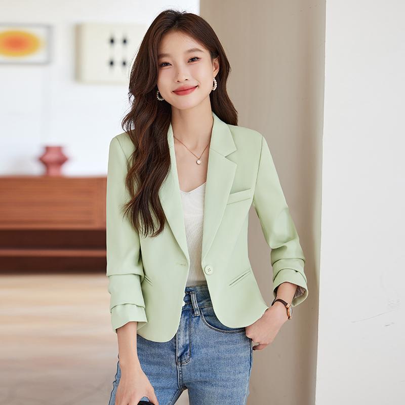 浅绿色小西装外套女春秋新款时尚高级感小个子短款西服休闲上衣女