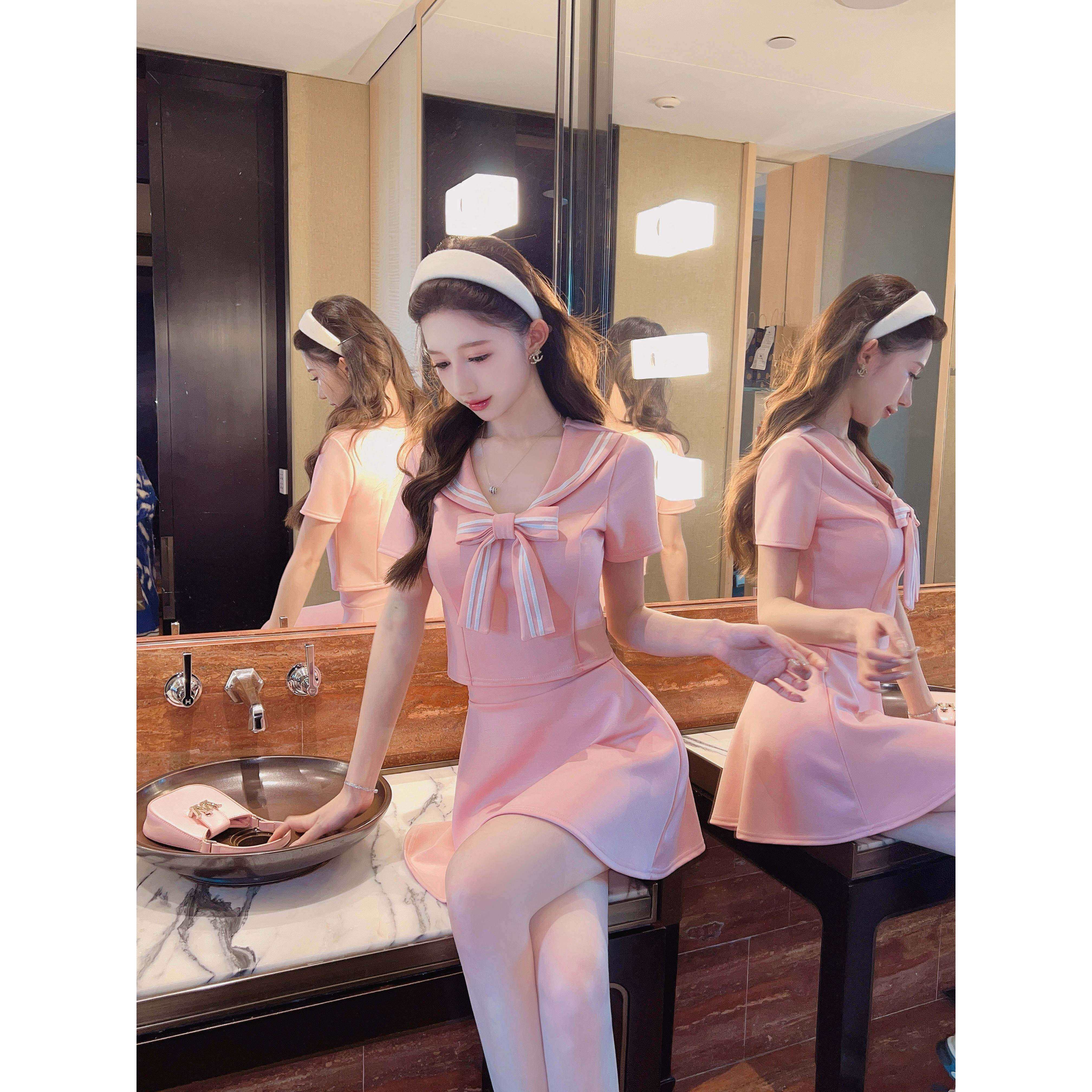 大学风格甜美减龄制服套装低胸性感上衣+短裙水疗足浴技师工作服
